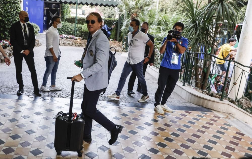 'It is at Rome!'. Trofeul EURO 2020 a ajuns in Italia: Squadra Azzurra a avut parte de o primire impresionanta VIDEO _15