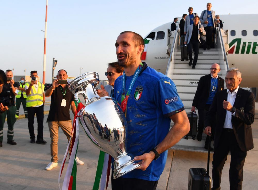 'It is at Rome!'. Trofeul EURO 2020 a ajuns in Italia: Squadra Azzurra a avut parte de o primire impresionanta VIDEO _23