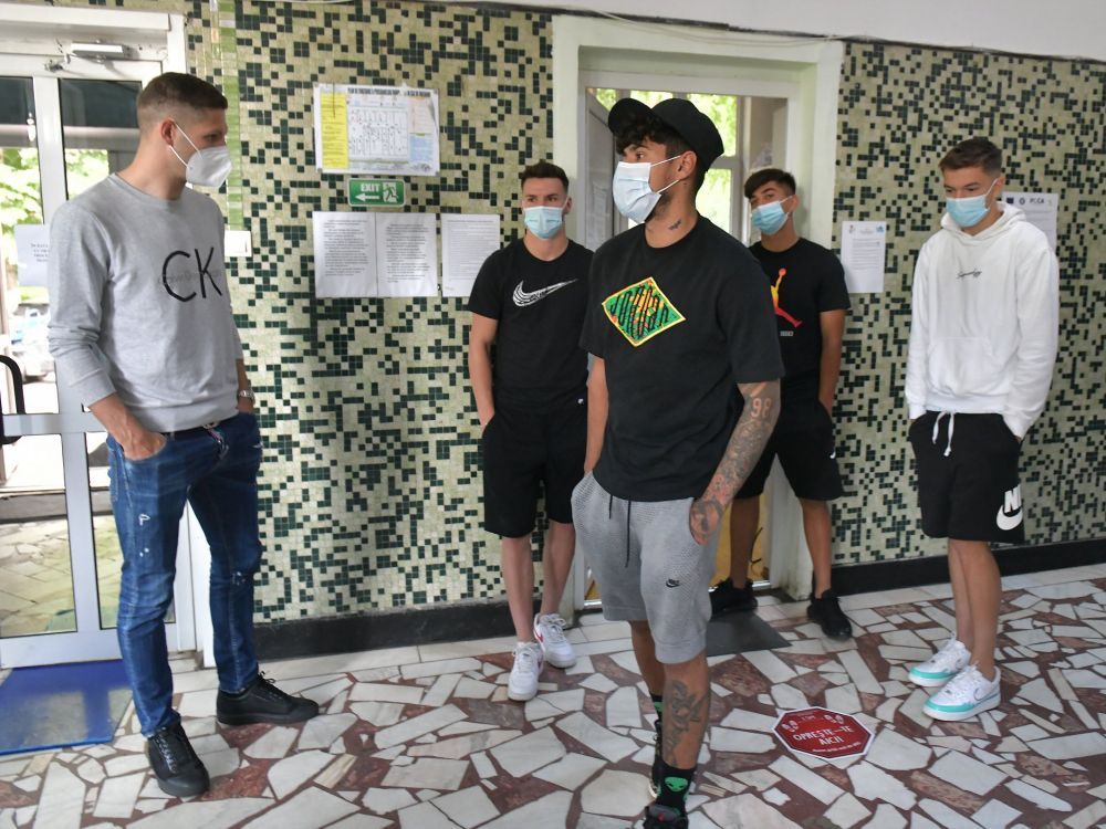 Noi detalii despre accidentarea lui Florinel Coman! Motivul pentru care a decis sa nu se opereze si care este starea lui _5