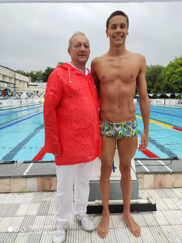 David Popovici e noul pusti-minune al Romaniei! A luat trei medalii de aur intr-o saptamana si e gata de Jocurile Olimpice de la Tokyo