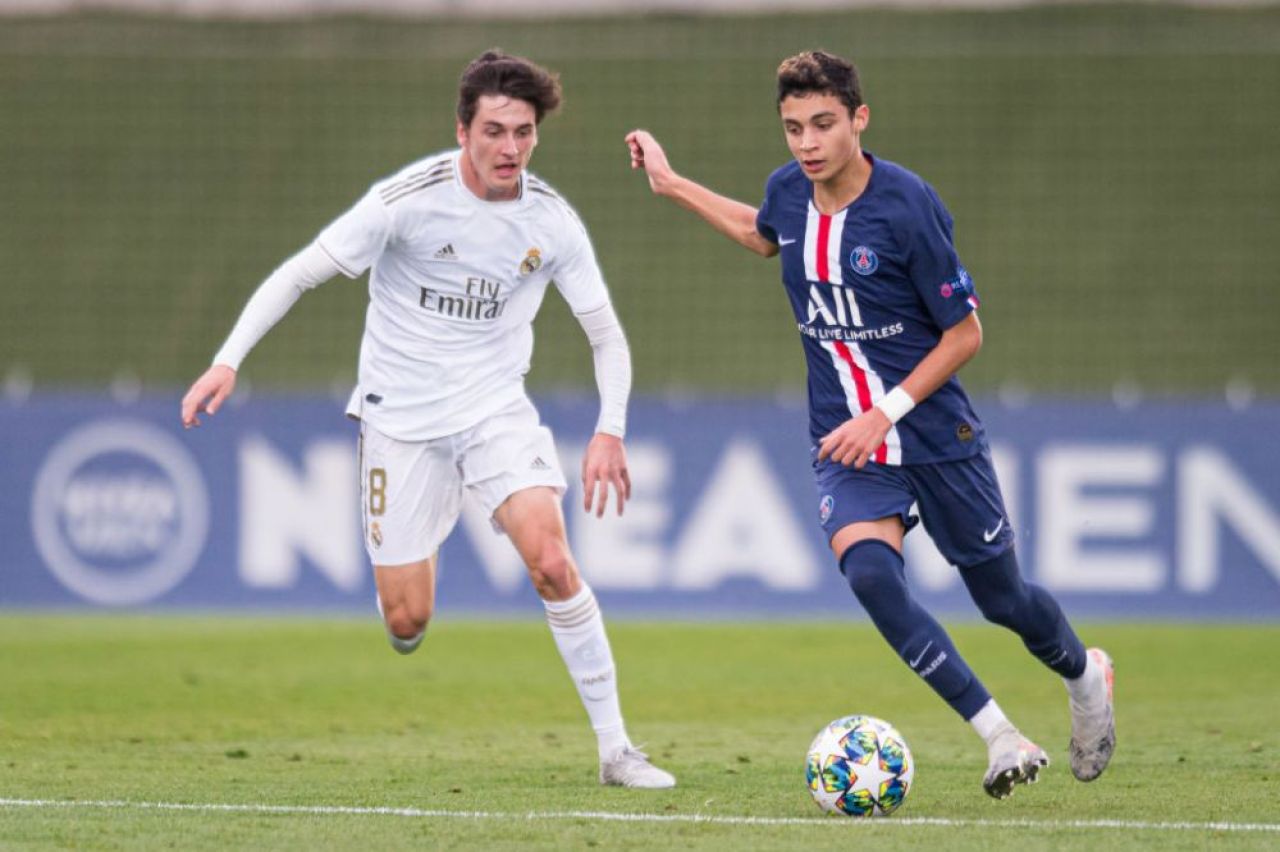 FC Barcerlona a transferat un jucator de la PSG! Lovitura pentru clubul din Paris_2