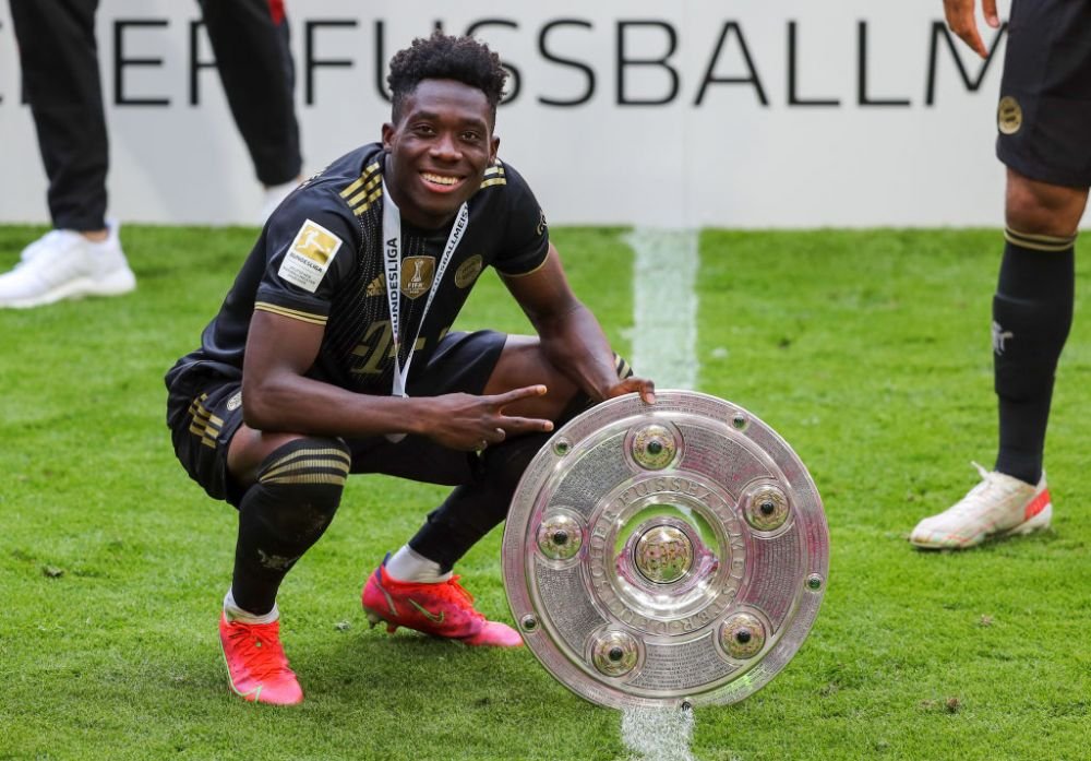 Lovitura pentru Bayern! Pustiul-minune Davies s-a accidentat grav la nationala si rateaza startul sezonului! Ce a patit_4