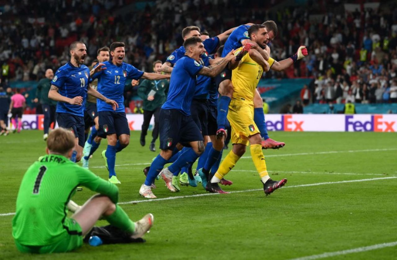 Imagini geniale din vestiarul Italiei inainte de finala de pe Wembley! Care a fost mesajul lui Mancini _7