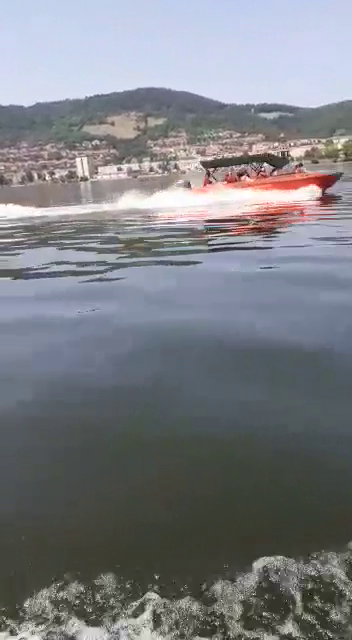 Imagini tulburatoare! Un caiac cu patru sportivi de la CS Orsova, spulberat de o barca plina cu turisti_13