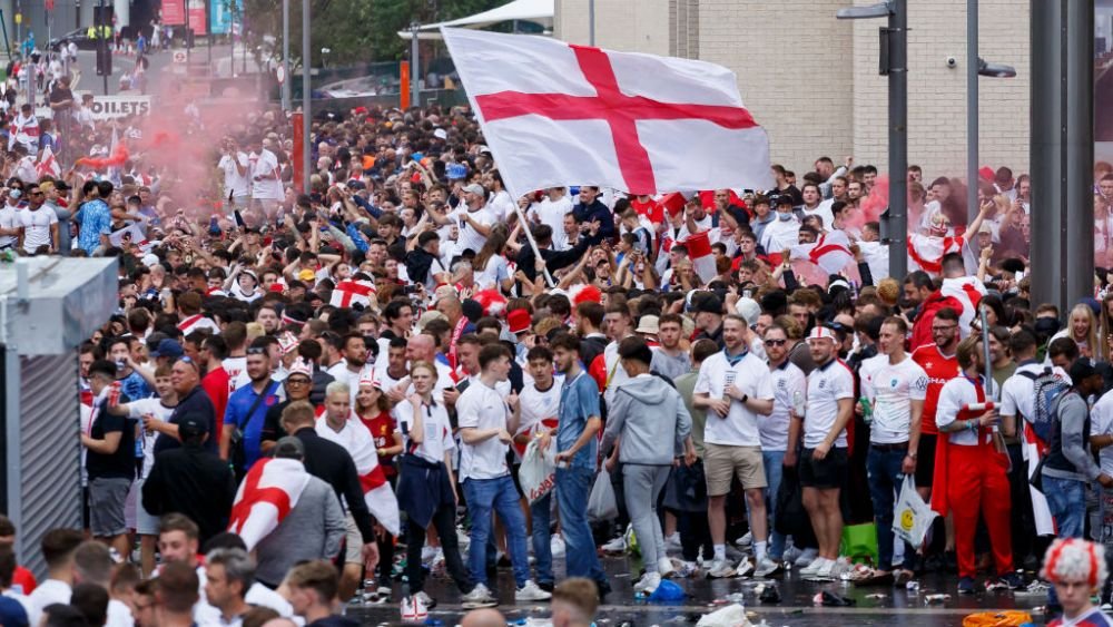 Incidentele pe care suporterii englezi le-au facut inaintea finalei inca au ecou, iar UEFA a deschis o noua ancheta! 