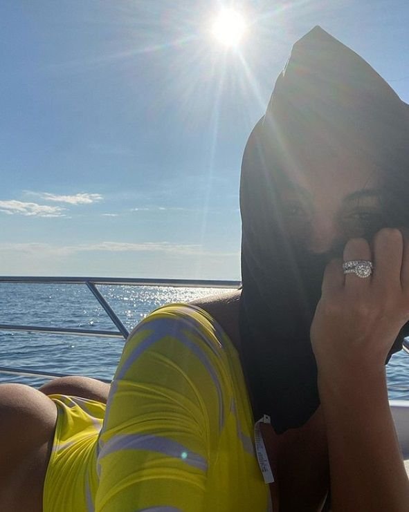 Georgina Rodriguez, noi postări din vacanță! Cum se relaxează alături de Cristiano Ronaldo: „Iubindu-te pe mare”_15