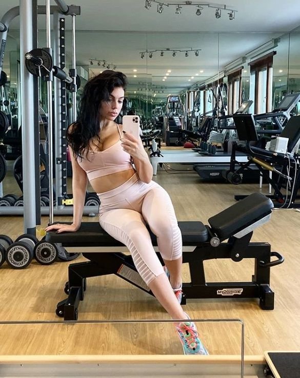 Georgina Rodriguez, noi postări din vacanță! Cum se relaxează alături de Cristiano Ronaldo: „Iubindu-te pe mare”_20