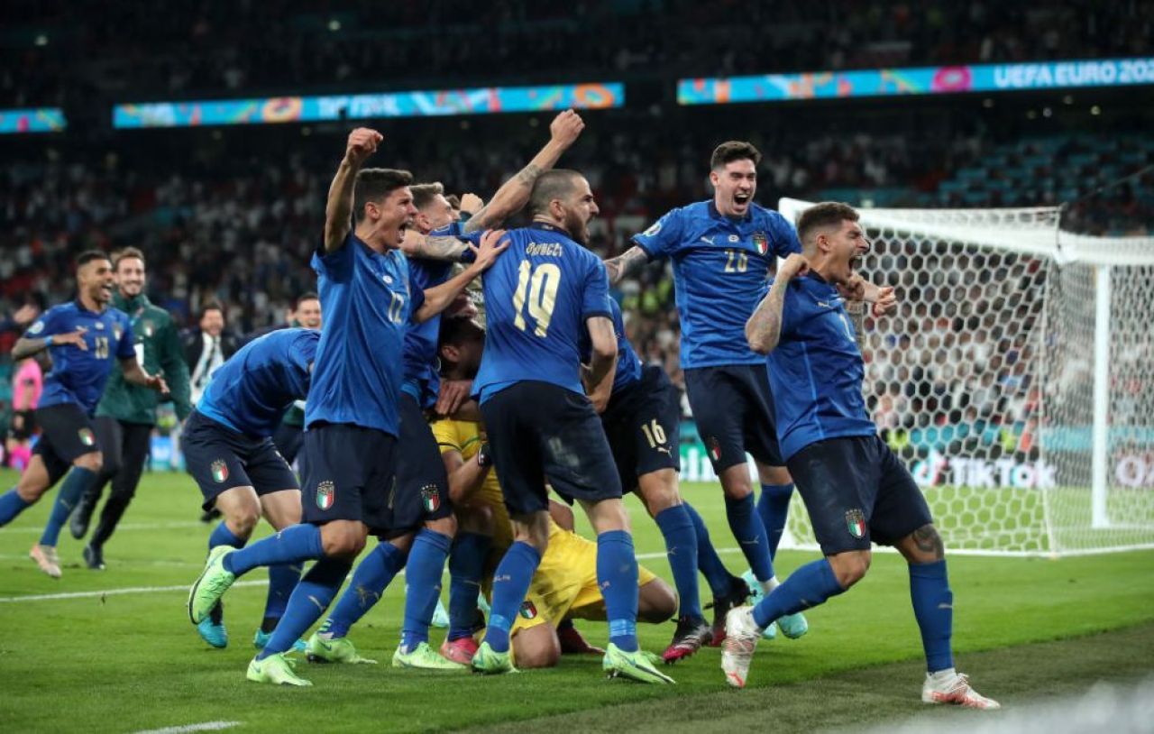 Clipul care pune capat speculatiilor despre italieni. Aproape 5 milioane de oameni au vazut ce au facut jucatorii lui Mancini la finala EURO_4
