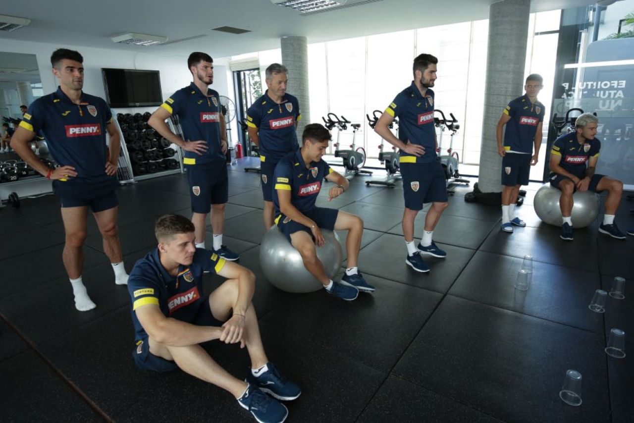 FRF, sageti spre cluburile care au refuzat sa trimita jucatori la Olimpiada! Mesajul genial publicat de nationala de fotbal a Romaniei :) _6