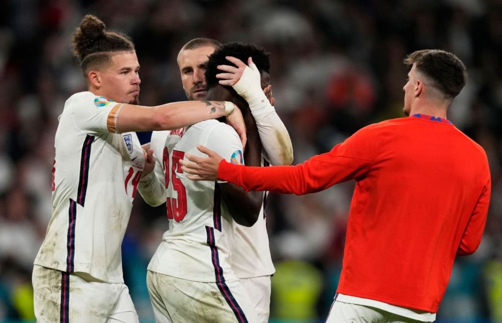 Insultat pe rețelele de socializare după finala EURO 2020, Saka a avut o surpriză la revenirea la Arsenal