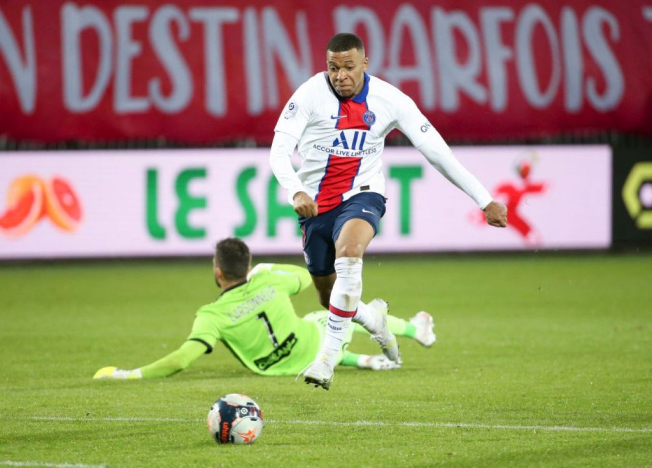 PSG vrea sa il pastreze pe Mbappe cu orice pret! Salariul urias care il va face pe francez cel mai bine platit jucator din lot_4
