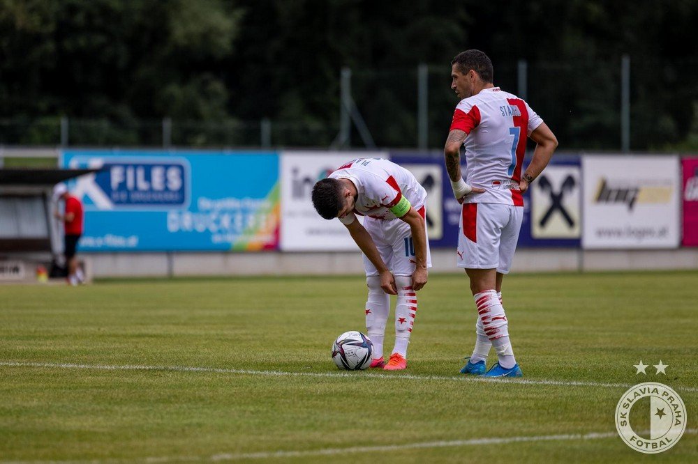 Super gol inscris de Stanciu in primul amical al Slaviei! L-a invins pe portar cu o executie din afara careului_6