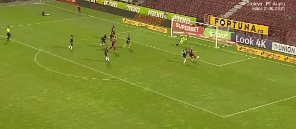 CFR Cluj castiga meciul nebun cu FCU Craiova! Oltenii au egalat dupa ce au fost condusi cu 2-0, insa Petrila a marcat golul victoriei campioanei_22