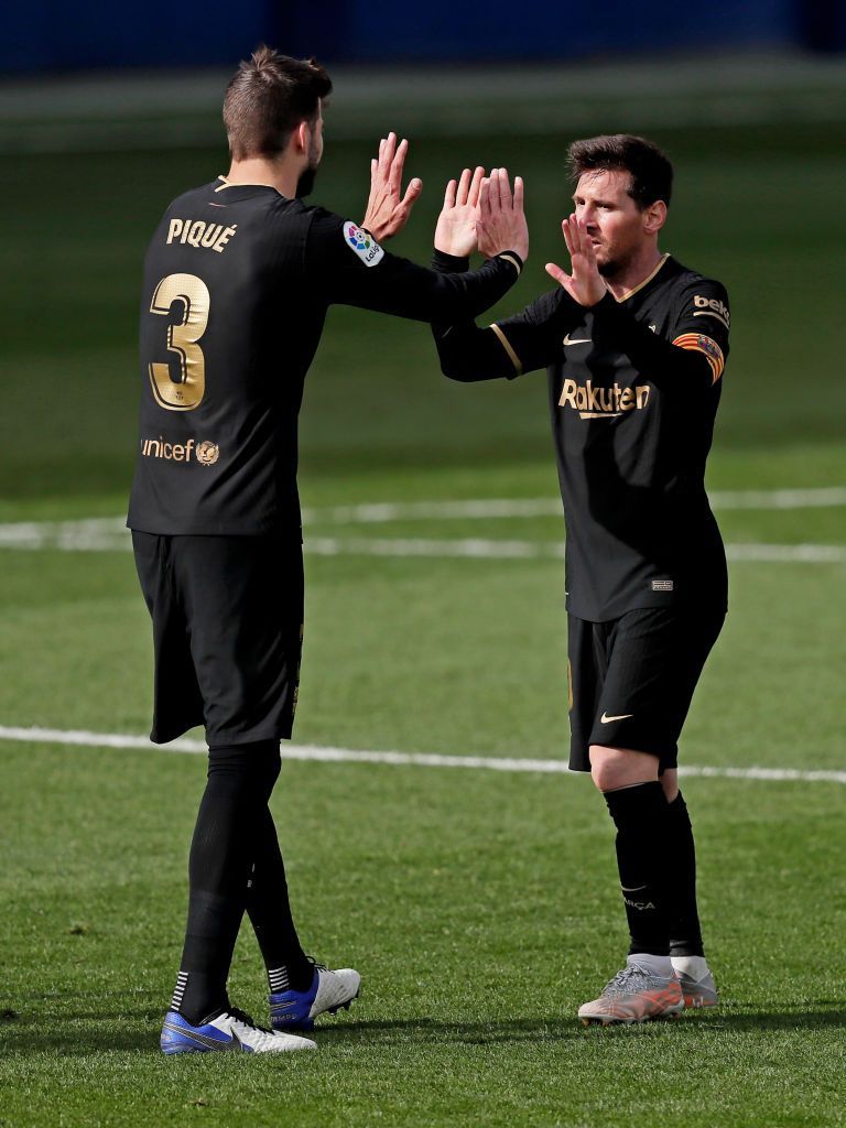 Pique, Busquets, Sergi Roberto si Jordi Alba, nevoiti sa renunte la o parte din bani pentru ca Messi sa poata semna cu Barcelona_1