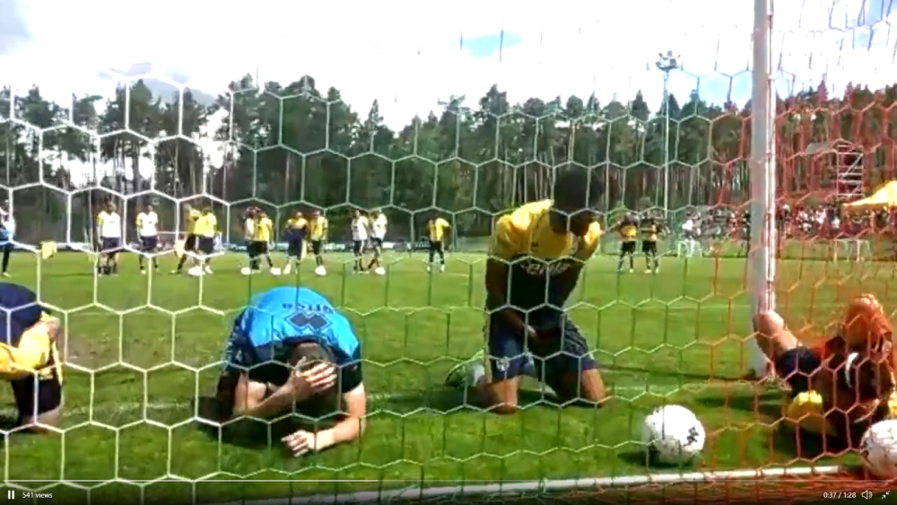 Dennis Man, luat la tinta de coechiperii de la Parma! Imagini de senzatie de la antrenamentul echipei _3