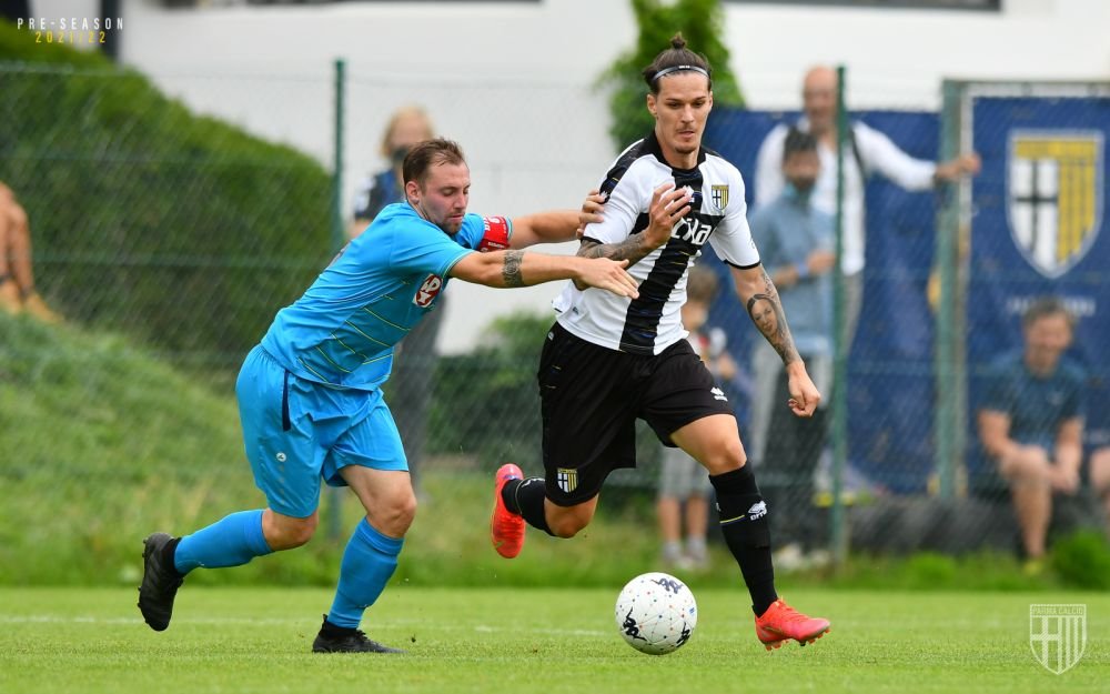 Dennis Man, luat la tinta de coechiperii de la Parma! Imagini de senzatie de la antrenamentul echipei _5