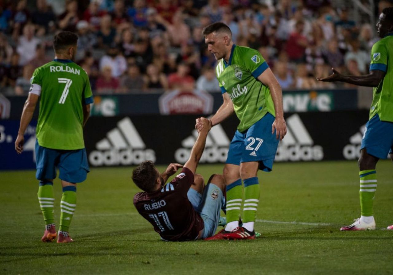 Imagini ireale din MLS! Translatorul, eliminat de arbitru pentru