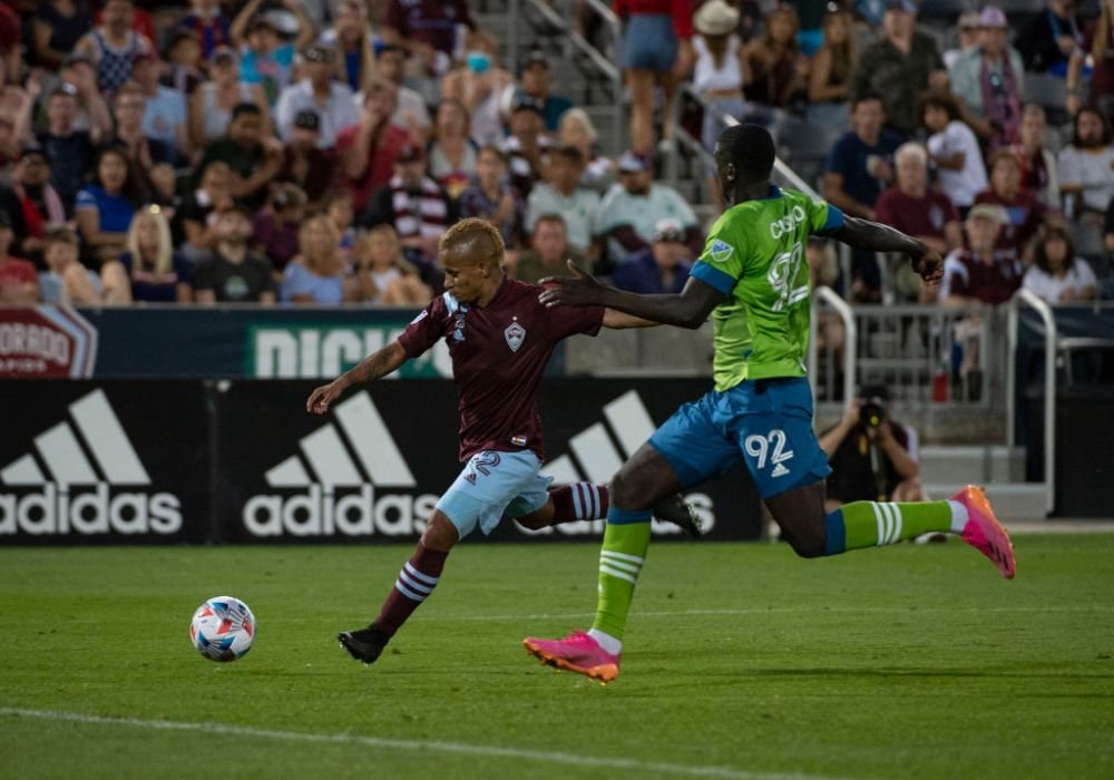 Imagini ireale din MLS! Translatorul, eliminat de arbitru pentru 