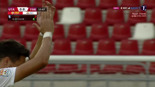 Gest superb facut de fanii de la UTA! Adrian Petre, aplaudat de intreg stadionul la iesirea de pe teren_6