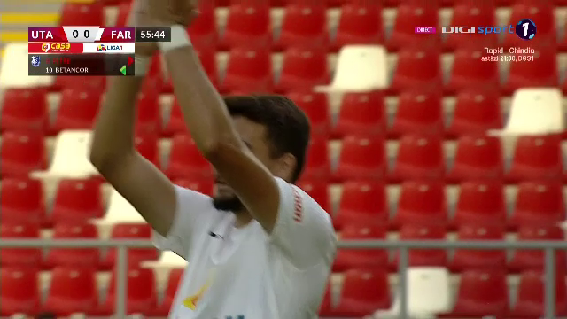 Gest superb facut de fanii de la UTA! Adrian Petre, aplaudat de intreg stadionul la iesirea de pe teren_10