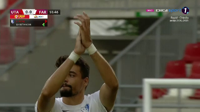 Gest superb facut de fanii de la UTA! Adrian Petre, aplaudat de intreg stadionul la iesirea de pe teren_15