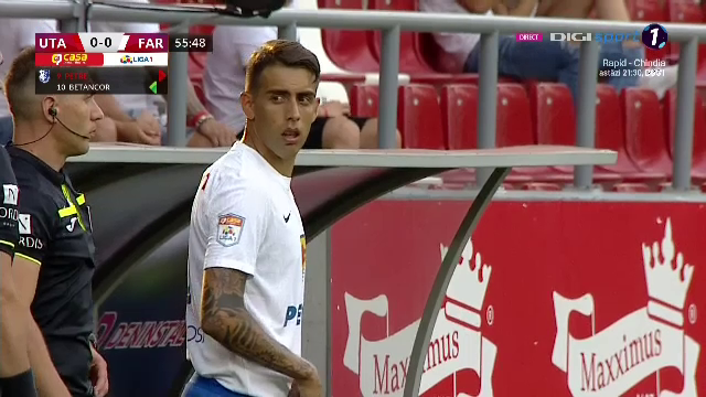 Gest superb facut de fanii de la UTA! Adrian Petre, aplaudat de intreg stadionul la iesirea de pe teren_16