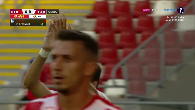 Gest superb facut de fanii de la UTA! Adrian Petre, aplaudat de intreg stadionul la iesirea de pe teren_17