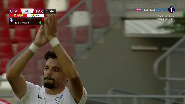 Gest superb facut de fanii de la UTA! Adrian Petre, aplaudat de intreg stadionul la iesirea de pe teren_18