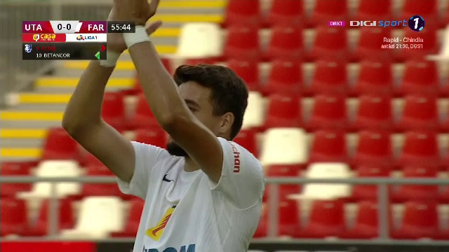 Gest superb facut de fanii de la UTA! Adrian Petre, aplaudat de intreg stadionul la iesirea de pe teren_20