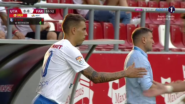 Gest superb facut de fanii de la UTA! Adrian Petre, aplaudat de intreg stadionul la iesirea de pe teren_22