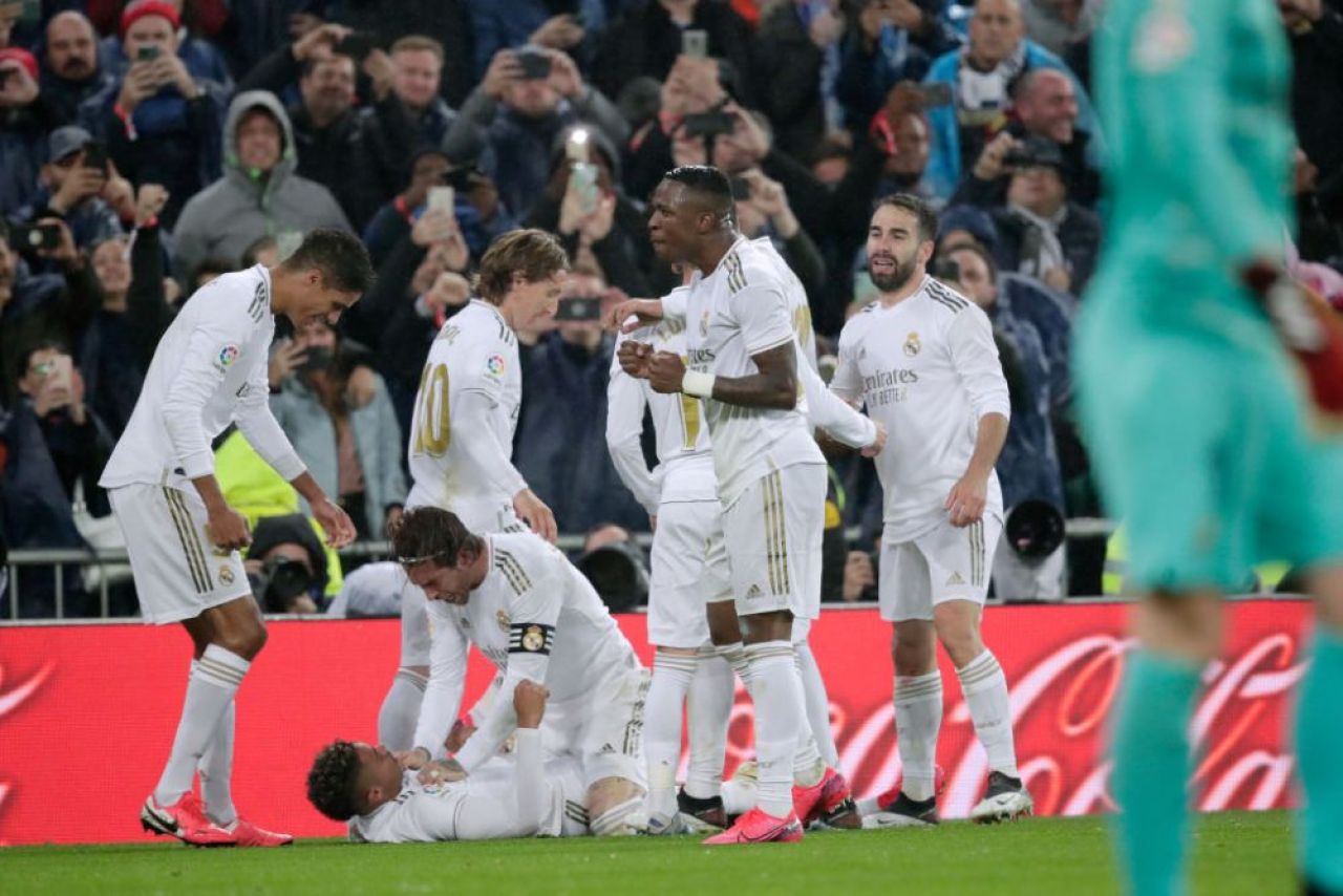 După Varane, Manchester United e interesată de un alt titular al Realului! Florentino Perez, dispus să vândă pentru a-l aduce pe Mbappe_1