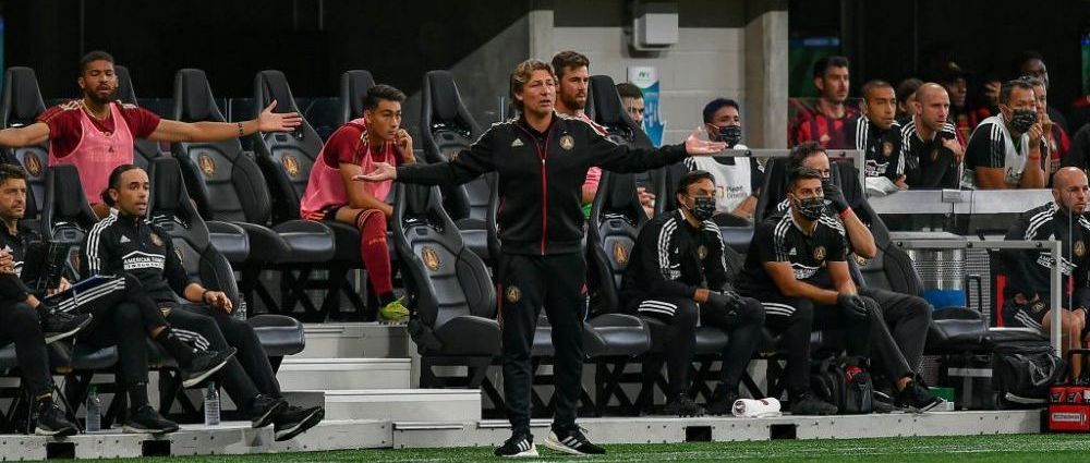 Incredibil! A fost demis dupa ce doctorii au intervenit pentru a-i proteja pe jucători! Un fotbalist legendar a rezistat doar 17 etape pe banca_2
