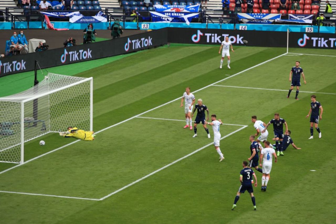 UEFA a hotărât! Acestea sunt cele mai spectaculoase 10 goluri ale sezonului: Messi și Ronaldo nu se află pe listă_2