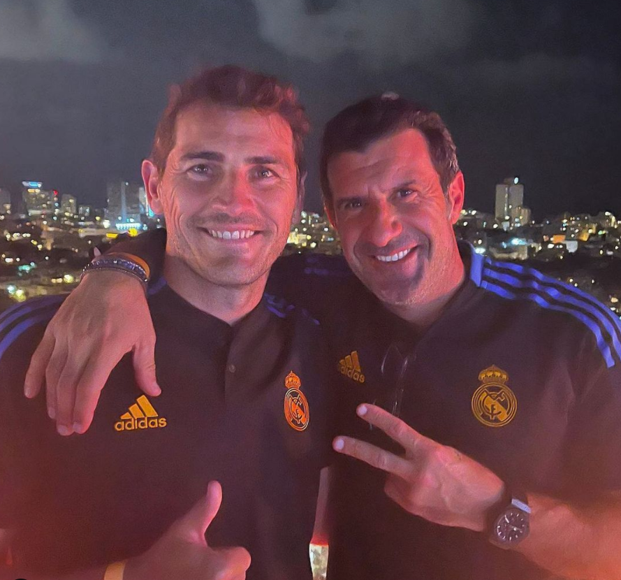 Ronaldinho, protagonistul unui moment inedit înaintea super duelului cu Real Madrid. A dat un autograf pe bustul unei fane VIDEO _6