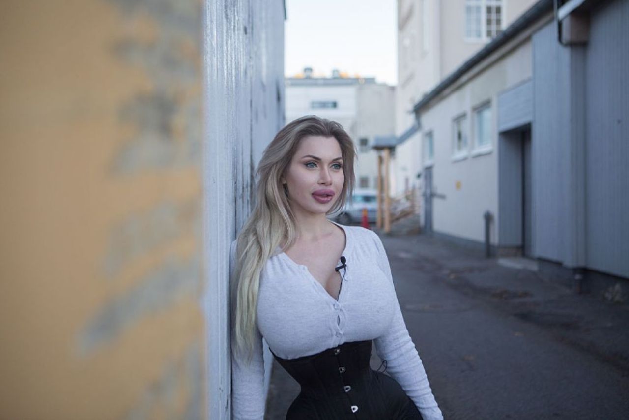 A visat să devină actriță, dar a ajuns doar personaj de tabloide! Cum arată femeia cu un corp incredibil_6