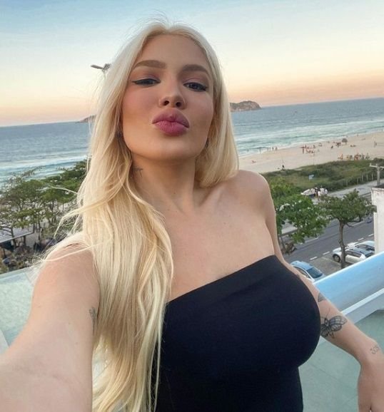 Fosta iubită a lui Neymar se iubește acum cu un alt fotbalist brazilian! Cum arată Karoline_2