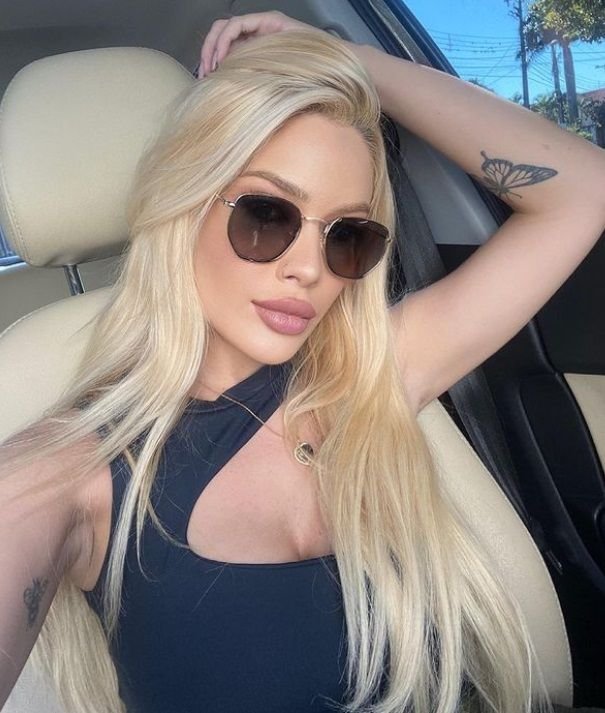 Fosta iubită a lui Neymar se iubește acum cu un alt fotbalist brazilian! Cum arată Karoline_6
