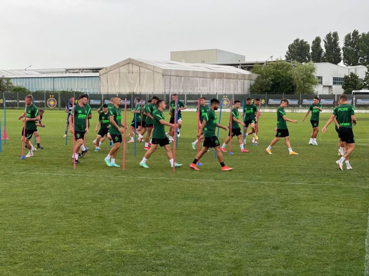 Antrenamentul FCSB a fost amânat din cauza furtunii! Roș-albaștrii au început pregătirea mai târziu_14