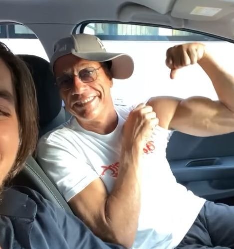 Adevărul din spatele clipului cu Jean-Claude Van Damme dans&acirc;nd pe manele