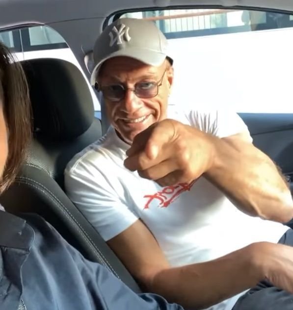Adevărul din spatele clipului cu Jean-Claude Van Damme dansând pe manele_3