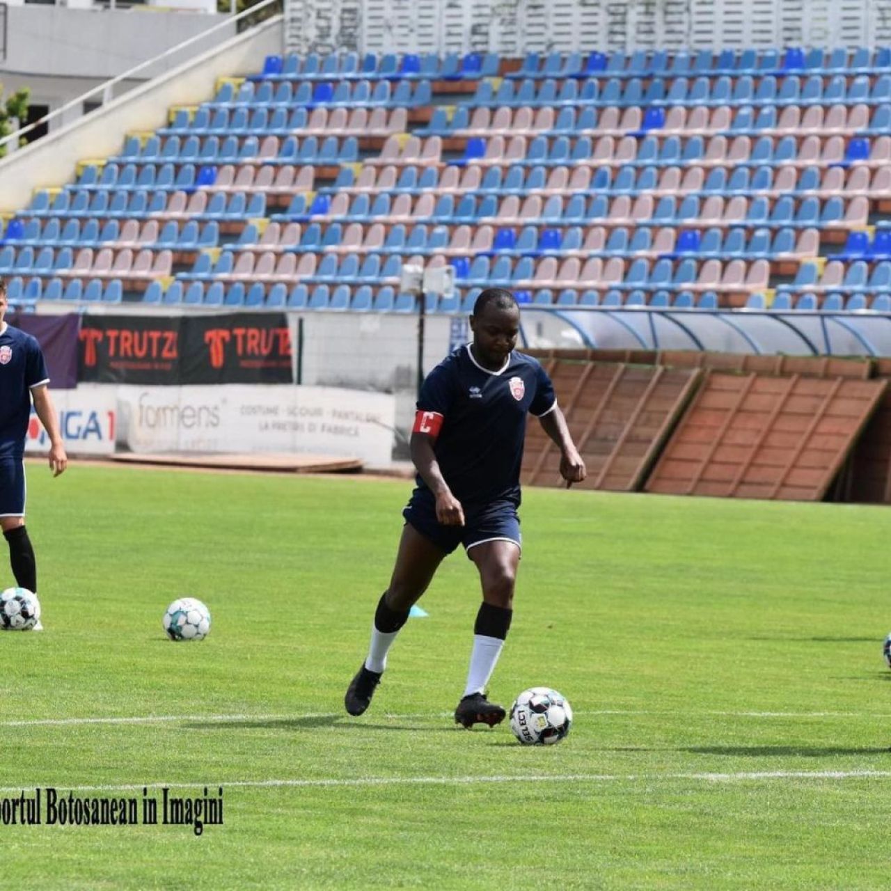 Ongenda și-a adus frații în România! Ambii jucători se află în probe la un club din Moldova_4