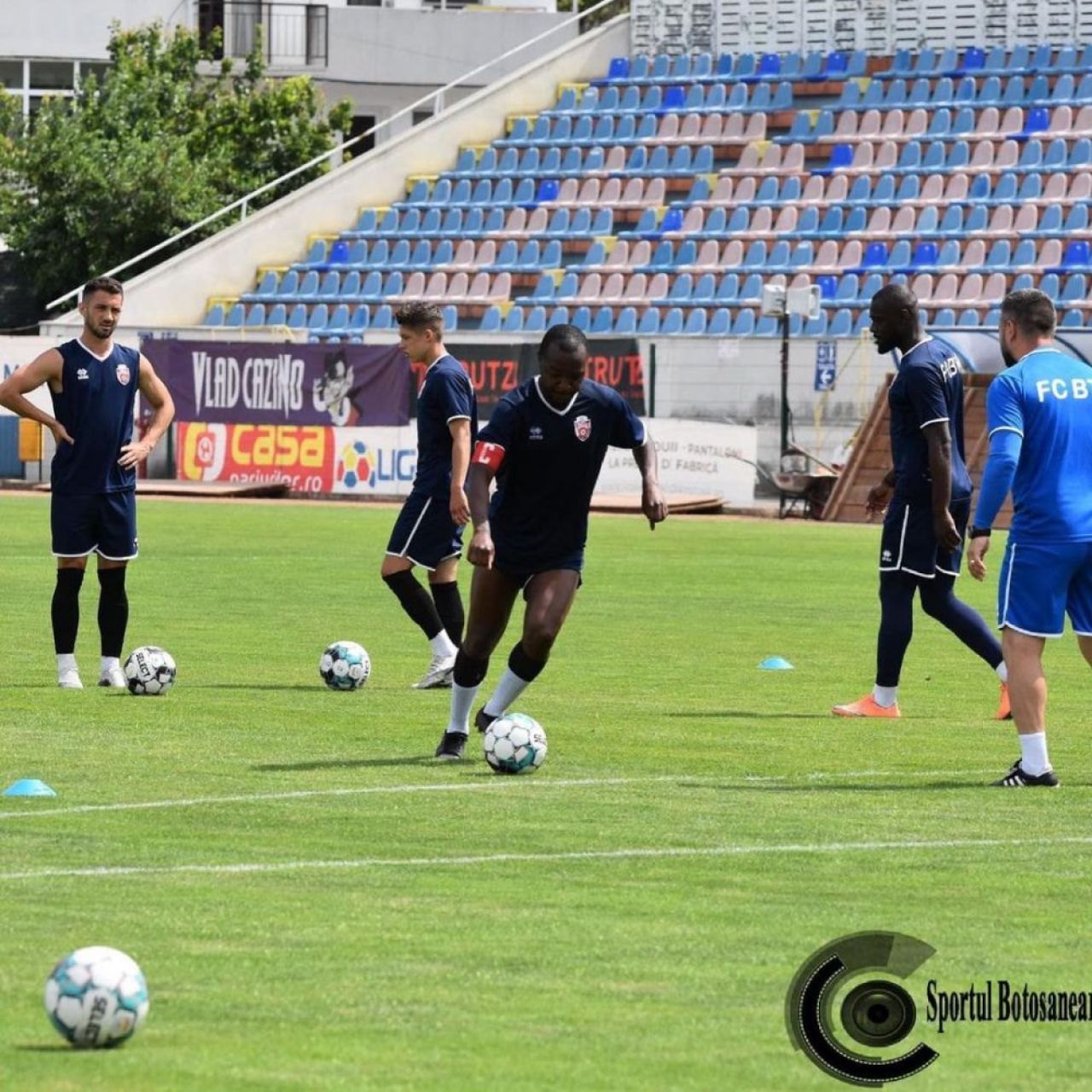 Ongenda și-a adus frații în România! Ambii jucători se află în probe la un club din Moldova_6
