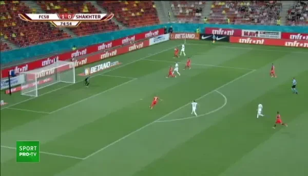 Tavi Popescu, șef de galerie pe Arena Națională! Imagini geniale cu „perla” lui Becali