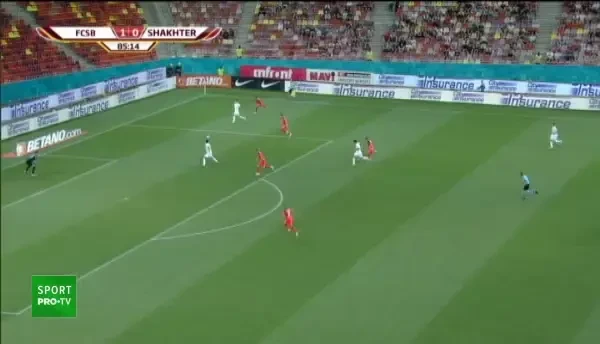 86: OCAZIE KARAGANDY! Cristea a fost depășit de adversar, care i-a trimis lui Tattybayev, aflat singur în fața porții! Jucătorul a șutat, dar Vlad a intervenit incredibil și a respins