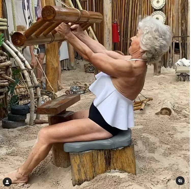 O bunicuță e influencer pe internet! E o cunoscută instructoare de fitness, la aproape 75 de ani_10