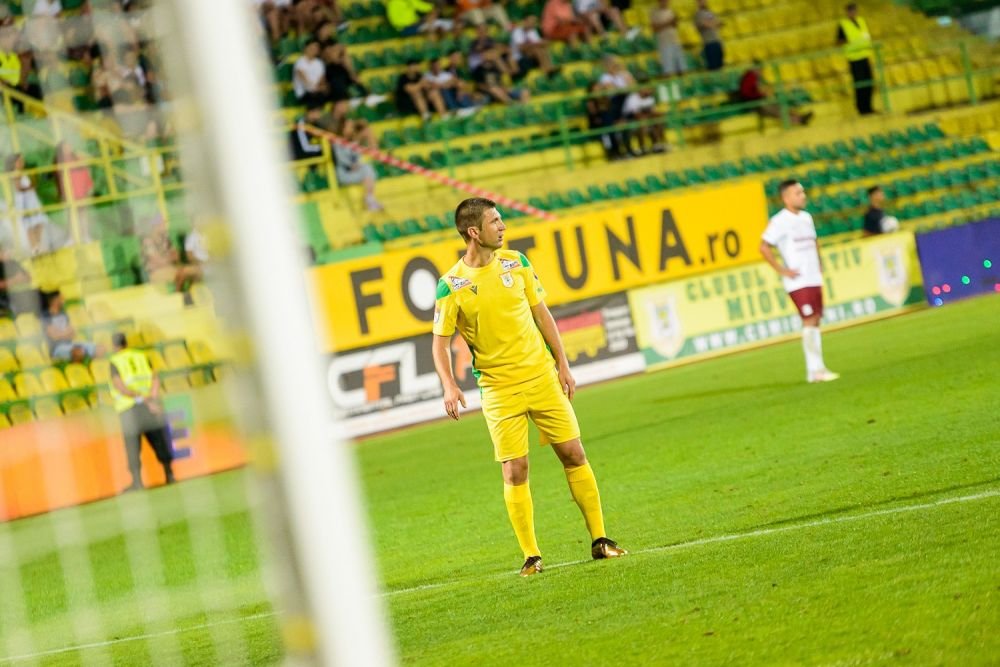 Cine nu are bătrâni, să-și cumpere! Cum arată echipa de titlu a celor mai experimentați jucători din Liga 1_5