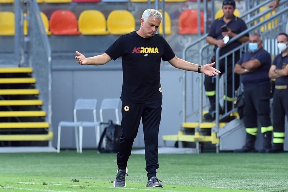 „Trezește-te, la dracu!” Mourinho, scos din minți de una dintre „perlele” Romei _6