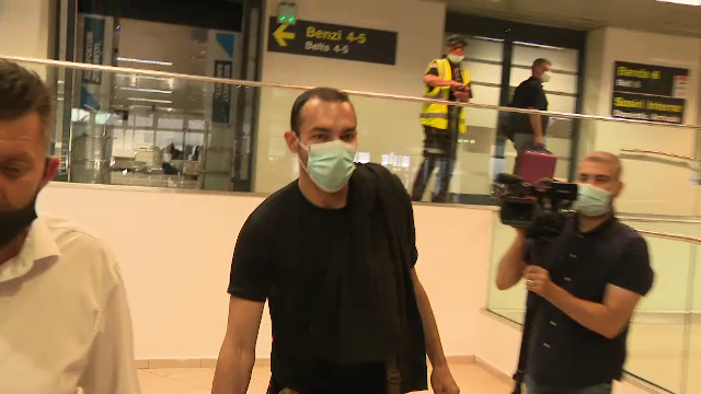 Primele imagini cu Vinicius în România! Fundașul urmează să semneze cu FCSB! Ce a spus_17