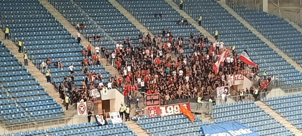 &bdquo;Piesa rap sau manele la proțap? / ConȘtiința voastră e curată?&rdquo; Duel &icirc;n bannere &icirc;ntre suporteri lui FCU Craiova și Dinamo