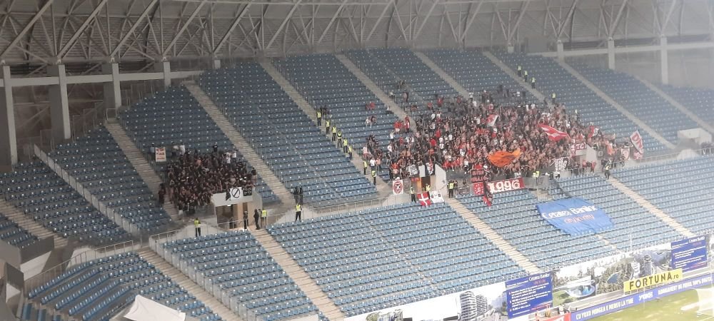 „Piesa rap sau manele la proțap? / ConȘtiința voastră e curată?” Duel în bannere între suporteri lui FCU Craiova și Dinamo_17